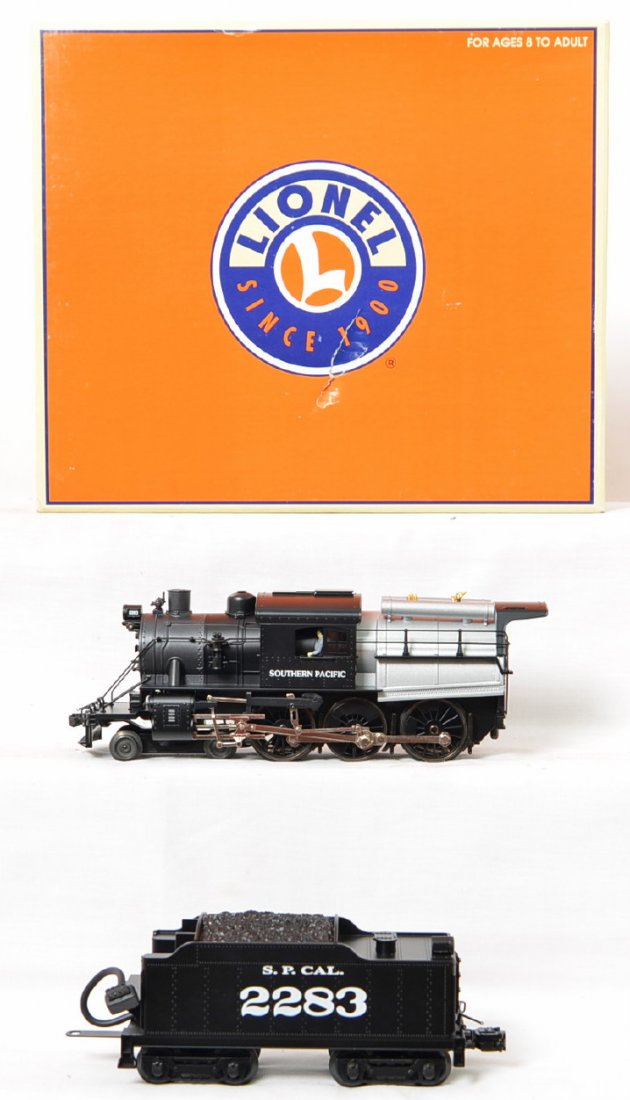Lionel 18092 Southern Pacific camel back loco: Lionel modern O gauge steam locomotive in OB. 18092 Southern Pacific camel back loco in OB. Loco features TMCC, Railsounds, Electrocoupler, smoke unit and much more. Loco is C8+ with light run time. O