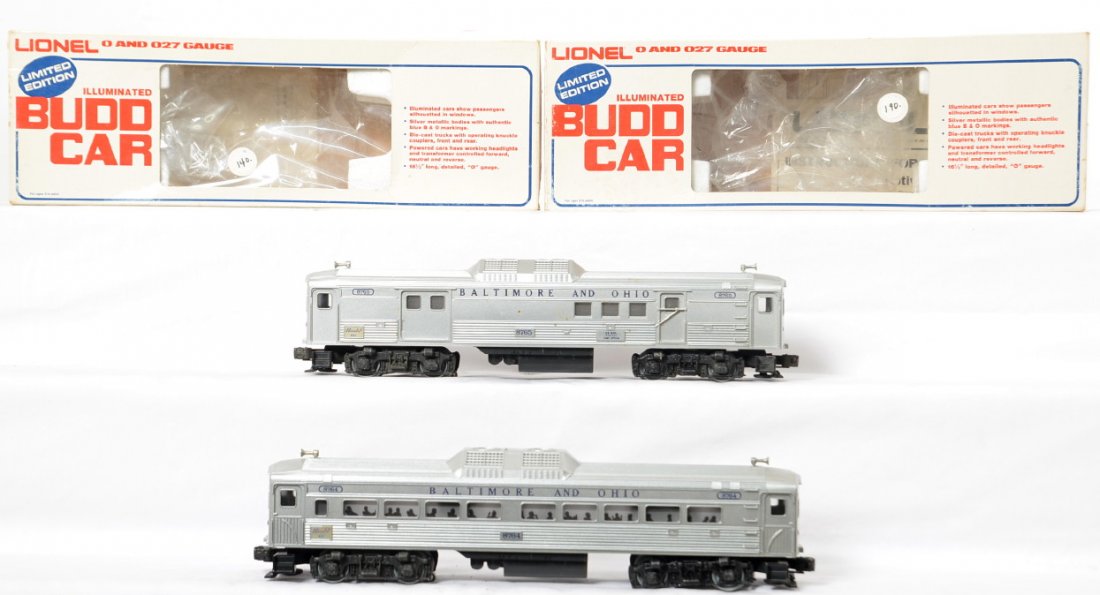 Lionel B&O RDC cars 8764 8765: Lionel modern O gauge Baltimore and Ohio RDC cars in OBs. Includes 8764 powered car and 8765 dummy. C7 condition with some spotting and wear to the OBs.