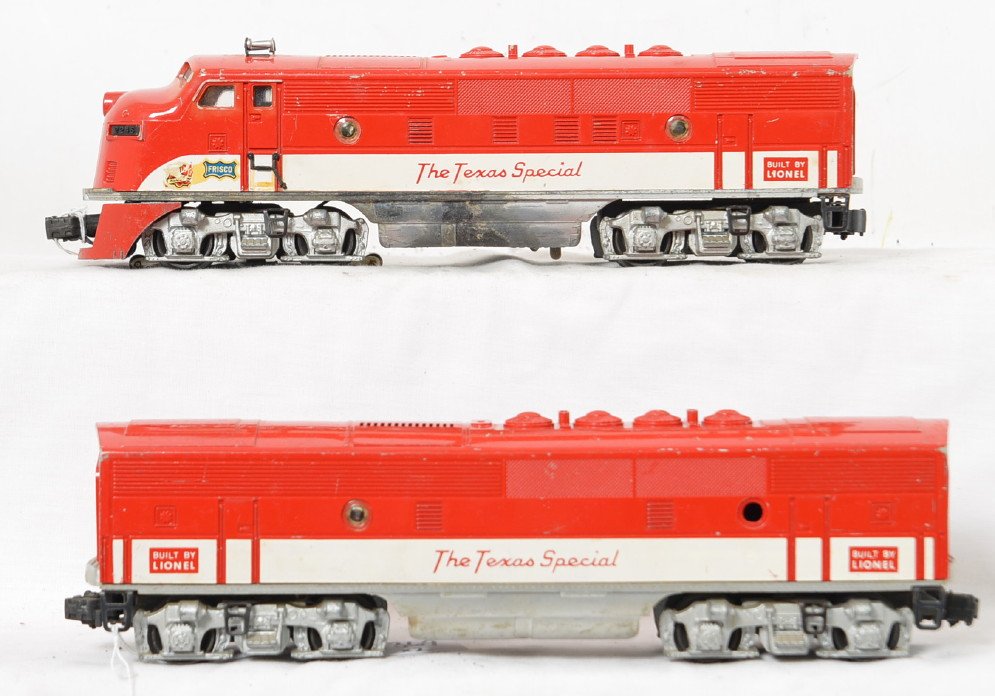 Lionel Postwar O gauge 2245 MKT Texas Special F3 A-B: Lionel Postwar O gauge 2245 MKT Texas Special F3 A-B set. Both have moderate run time but the powered unit has a missing battery box cover and corrosion inside and on the belly. Portholes are original