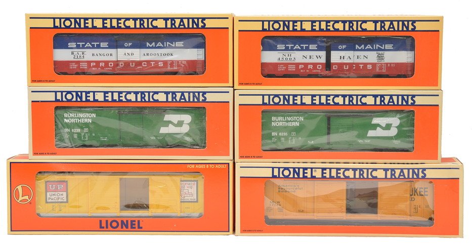 Lionel 6235 6239 17217 17218 17223 17227: Lionel standard O boxcars in OBs including; 6235 Burlington Northern, 6239 Burlington Northern, 17217 State of Maine New Haven, 17218 State of Maine Bangor & Aroostook, 17223 Milwaukee Road double doo