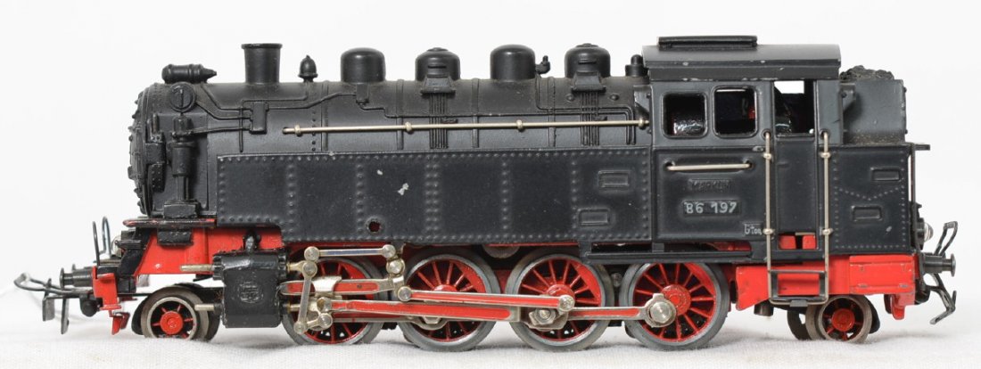 Marklin HO die cast TT800 two rail: Marklin HO two rail TT 800 86 197 steam locomotive. Loco is C7-8 with run time and two small paint chips noted.
