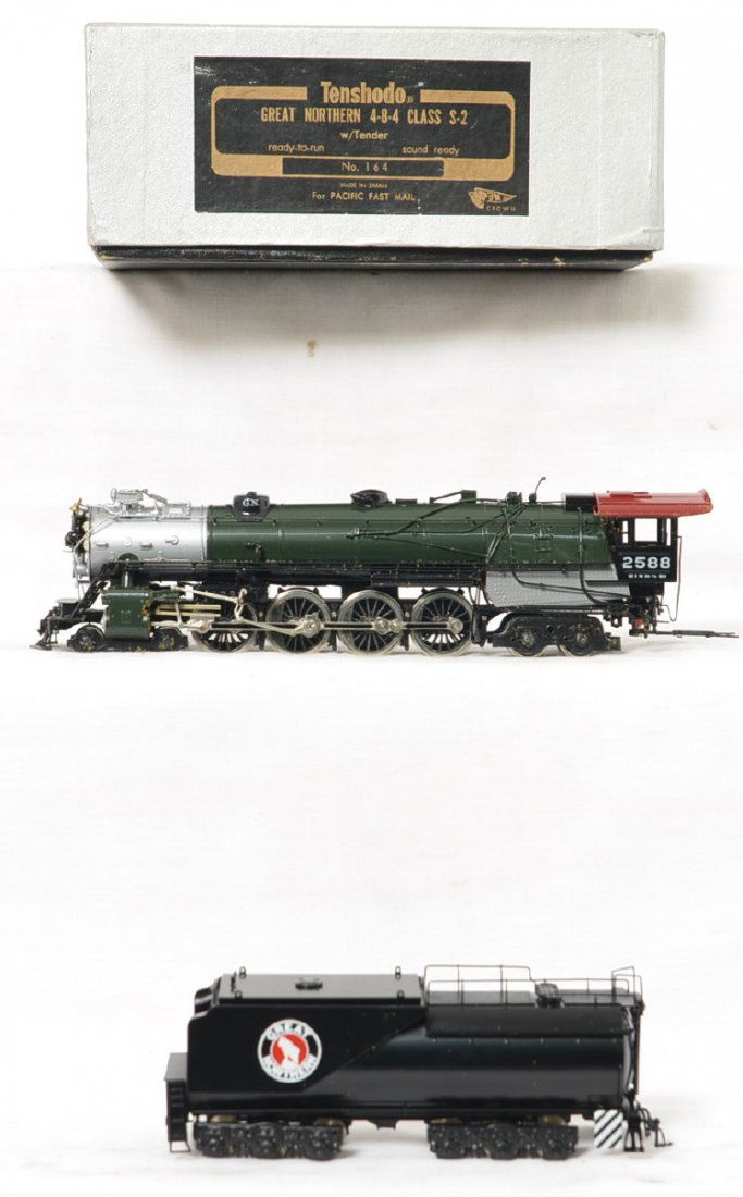 Pacific Fast Mail Crown Great Northern 4-8-4 S-2 loco: Pacific Fast Mail modern HO Great Northern 4-8-4 S-2 steam locomotive in OB. Loco is nice C8 condition, some small spots of foam dust on the loco, otherwise clean. The interior foam cradle has deterio