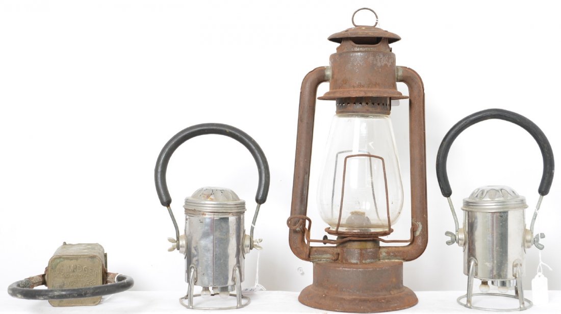 4 lanterns Conger, AC Midge, Rayo: Four lanterns including two Conger electric lanterns, AC Midget electric with bent cage, and Rayo tall lantern with burner. See photos for best description.