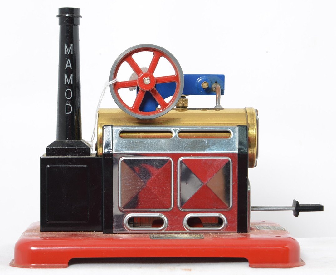 Mamod steam boiler: Mamod steam boiler with engine on top. Looks unfired, C8-9 condition.