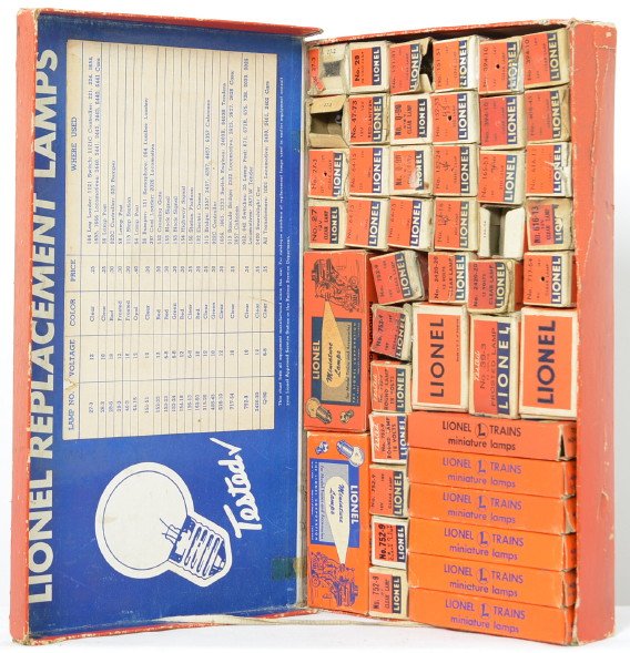 Lionel Postwar O gauge 122 unmarked lamp assortment: Lionel Postwar O gauge 122 unmarked lamp assortment in original box. There are lots of boxes and many have lamps in them but a few boxes are empty.