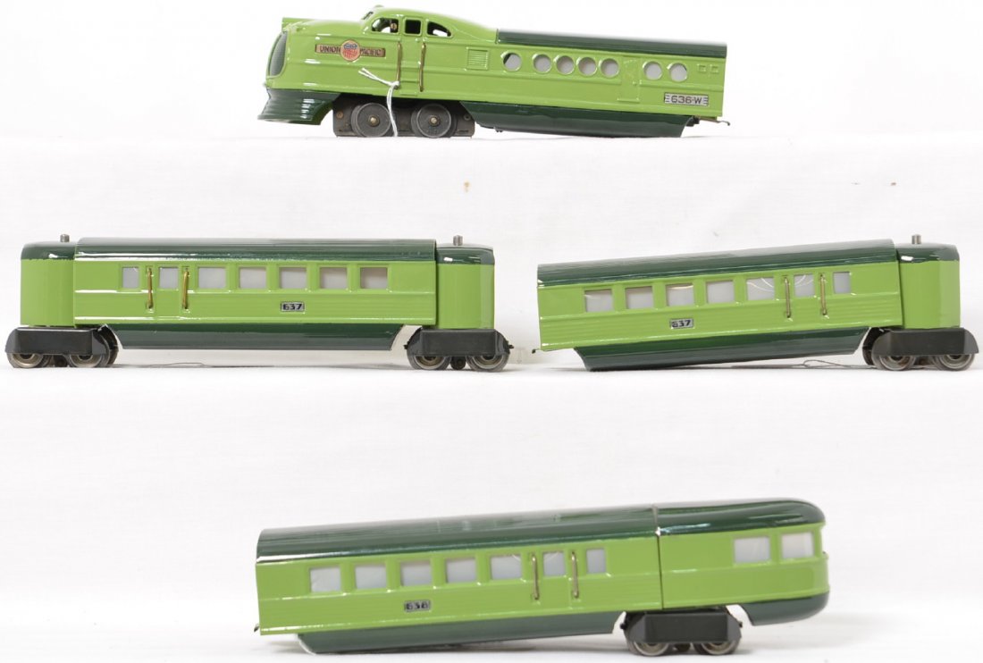 Lionel prewar O gauge restored two tone green 636W set: Lionel prewar O gauge, beautifully restored, two-tone green 636W streamlined City of Denver passenger set. Set includes 636W with original motor with whistle unit, 637, 637 and 638 car with fantastic 