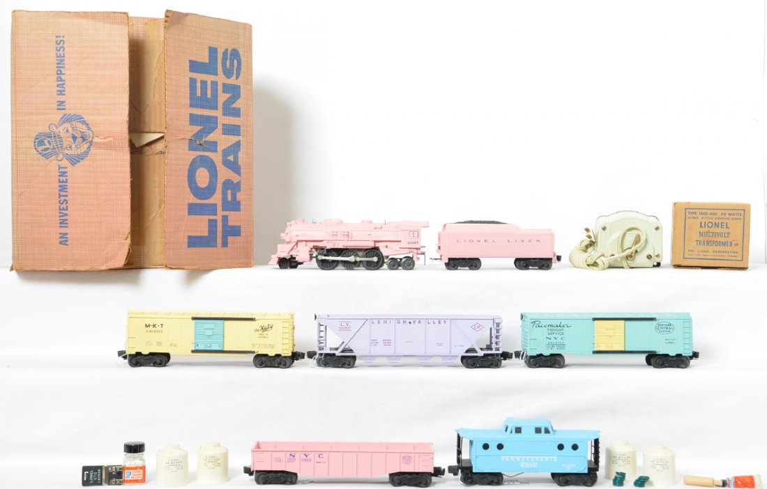 Lionel Postwar 1587S Girls Train in brick OBs WOW!!: Gorgeous, unrun, Lionel postwar O gauge 1587S Girls train in brick original boxes with original set box as well. The set consists of a 2037-500 loco, 1130T-500 tender, 6462-500 New York Central canist