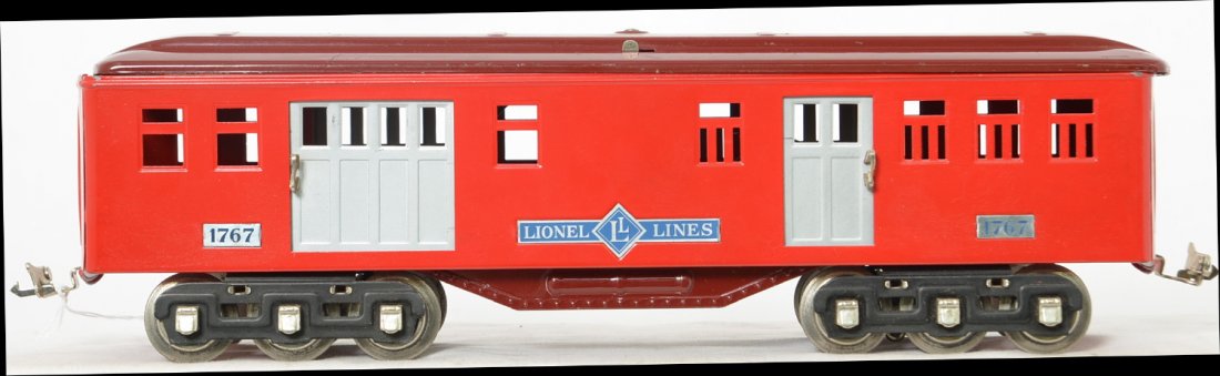 Restored Lionel prewar O gauge red / maroon 1767: Restored Lionel prewar O gauge red / maroon 1767 baggage car, very nice and clean.