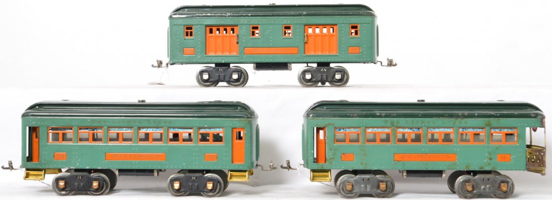 1928-30 Lionel prewar peacock passenger car 332 339 341: 1928-30 Lionel prewar peacock passenger car set consisting of 332 railway mail, 339 Pullman and 341 observation cars. All original and clean, C6.