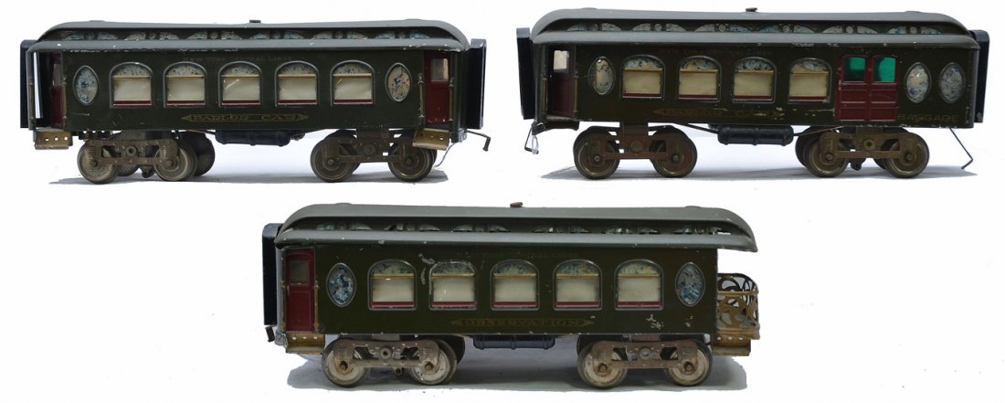 Lionel Std. Ga. Dk. Gr. Passenger Cars 19 18 190: Lionel prewar standard gauge dark green passenger cars with maroon window sills and doors including; 19 Parlor/Baggage car, 18 Pullman and a 190 observation. The roof on one side of the Pullman is loo
