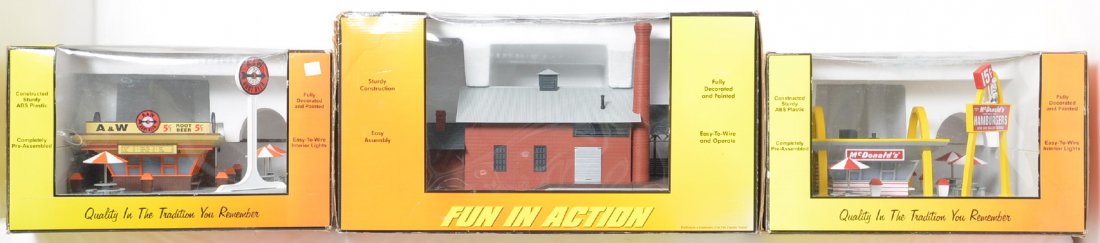 3 Railking buildings Brewery, McDonalds, A&W: MTH Railking modern O gauge buildings in OBs. Three buildings include 9084 red and gray Brewery, 9068 A&W Rootbeer stand, and 9034 original McDonalds. Layout used C8. OBs have some wear and light sun 