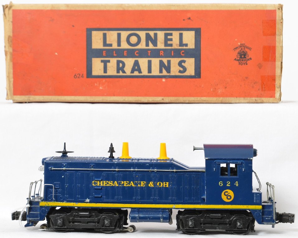 Lionel Postwar O gauge 624 Chesapeake and Ohio switcher: Lionel Postwar O gauge 624 Chesapeake and Ohio switcher in original box, three stanchions, no GM decal, C6. Original box has insert but has detached inner flaps and tape repairs.