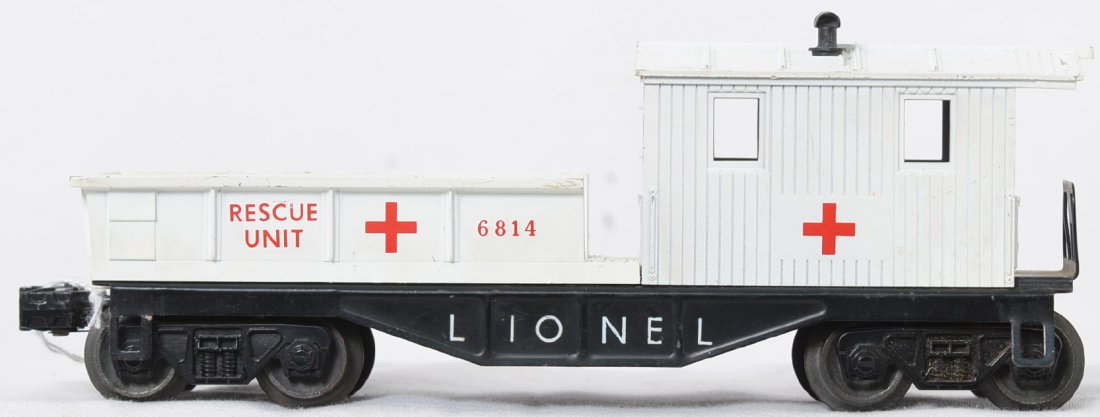 Lionel Postwar O gauge 6814 rescue unite with black: Lionel Postwar O gauge 6814 rescue unite with black frame, came in an uncataloged Sears set, C6+.