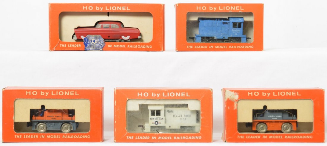 Lionel Postwar HO gauge 0050 x 2 0570 0059 0068 in OBs: Lionel Postwar HO gauge, two 0050 gang cars, 0570 Navy yard switcher, 0059 Minuteman switcher and 0068 executive inspection car in original boxes, C6-7 with nice boxes that all have inserts. one cello