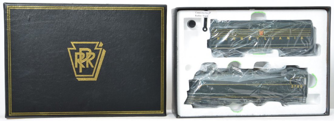 American Models S scale AC Flyer Pennsylvania K4 steam: American Models S scale AC Flyer Pennsylvania K4 steam locomotive & tender in original box, low run time, C8+ with a very nice box and insert, and some paperwork. Equipped with chug, smoke, whistle an