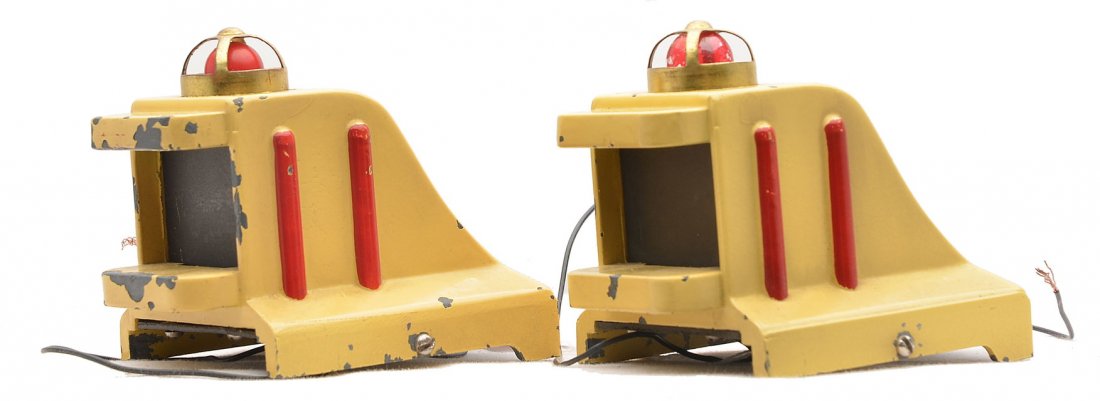 Lionel Std. Ga. 2-25 Cream Bumpers w/Red Ribs: Lionel prewar standard gauge two 25 cream bumpers with red ribs, C7.