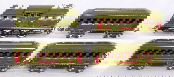 Lionel 254E olive 610, 610 and 612: Lionel prewar O gauge 254E olive with 610, 610 and 612. Set is all original but will probably need the headlights and wheels replaced due to deteriorating metal. C6-7. IMPORTANT: Stout Auctions has ch