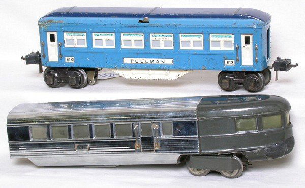 Unusual Lionel 613 Blue Pullman without vest.: Unusual Lionel prewar 613 Pullman car, this is a very unusual version without the vestibule ends and the trucks are closer to the end of the car, original but has playwear C5. Included in the lot is a