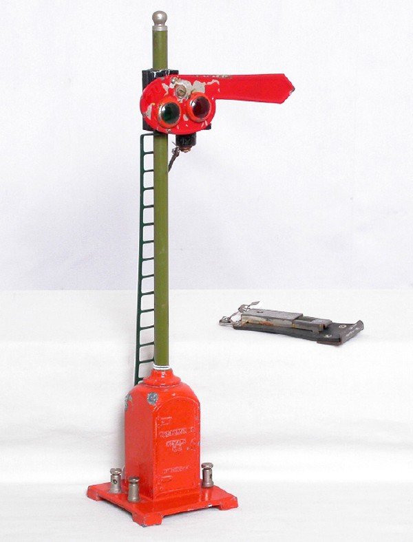 Tough Dorfan 402 or 1402 semaphore: Dorfan 402 or 1402 semaphore, very tough item to find, nicer than most but does have some casting issues that should be visible in the photo.