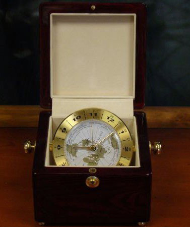 World Quartz Clock: World Quartz Clock, wooden case