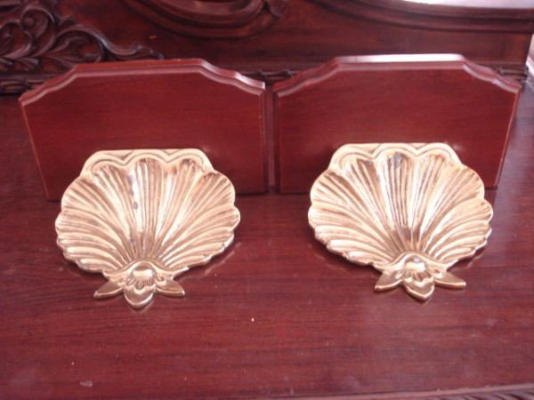 Pair of Solid Brass with Mahogany Decorative Plate: Pair of Solid Brass with Mahogany Decorative Plate Holders, shell motif