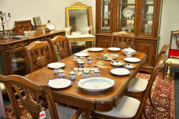 MAGNUSSEN DINING ROOM SET: TABLE WITH LEAF: MAGNUSSEN DINING ROOM SET: TABLE WITH LEAF, 8 CHAIRS, AND CHINA CABINET