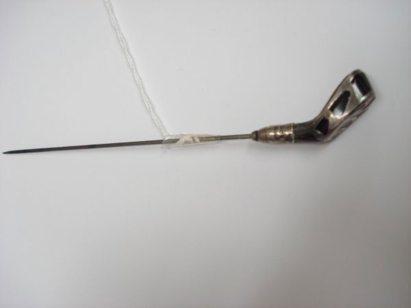 Sterling Silver Golf Club Hat Pin: Sterling Silver Golf Club Hat Pin with purple colored stone, probably amethyst