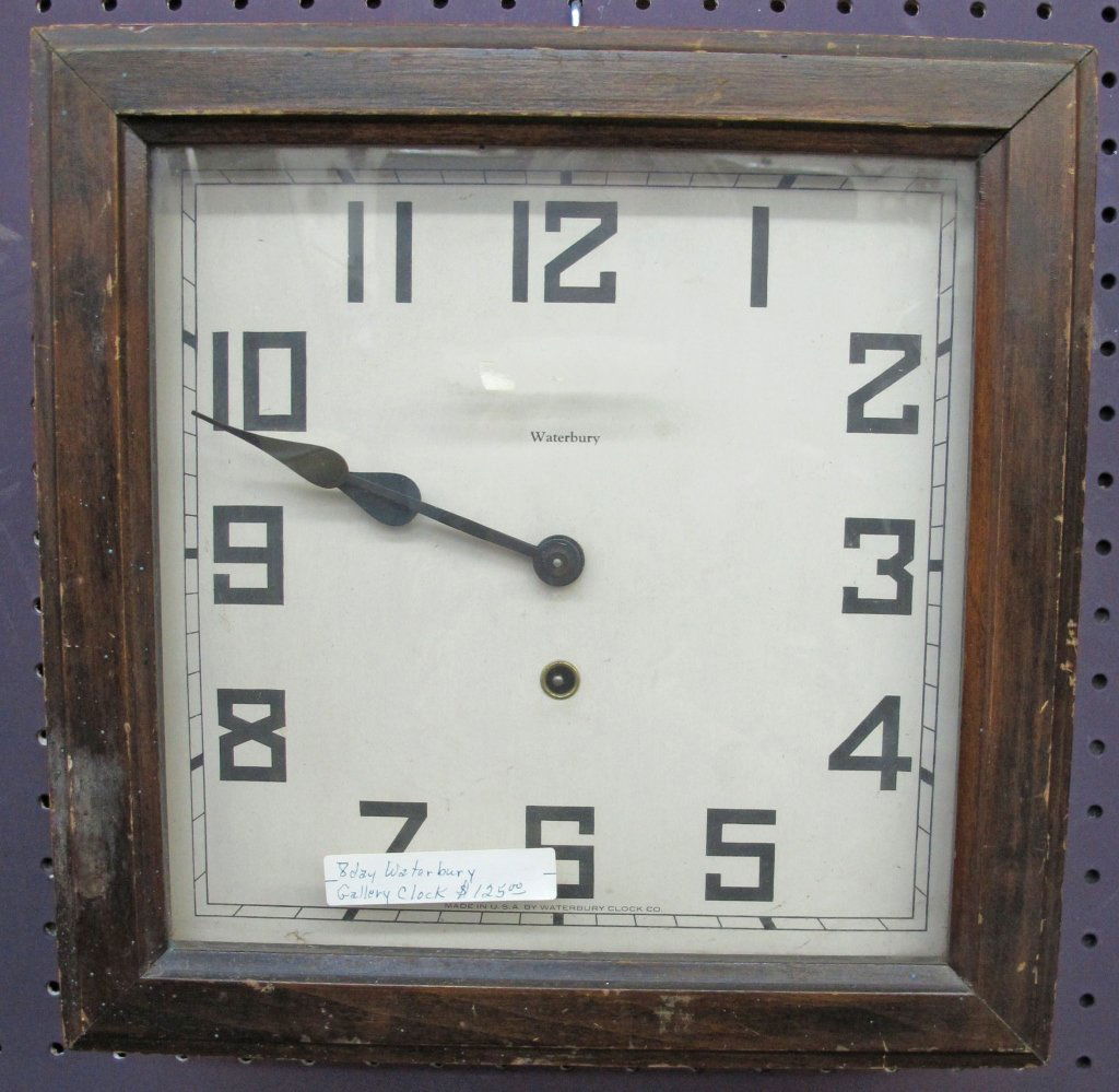 Gallery Clock 8-Day by Waterbury: Gallery Clock 8-Day by Waterbury, running