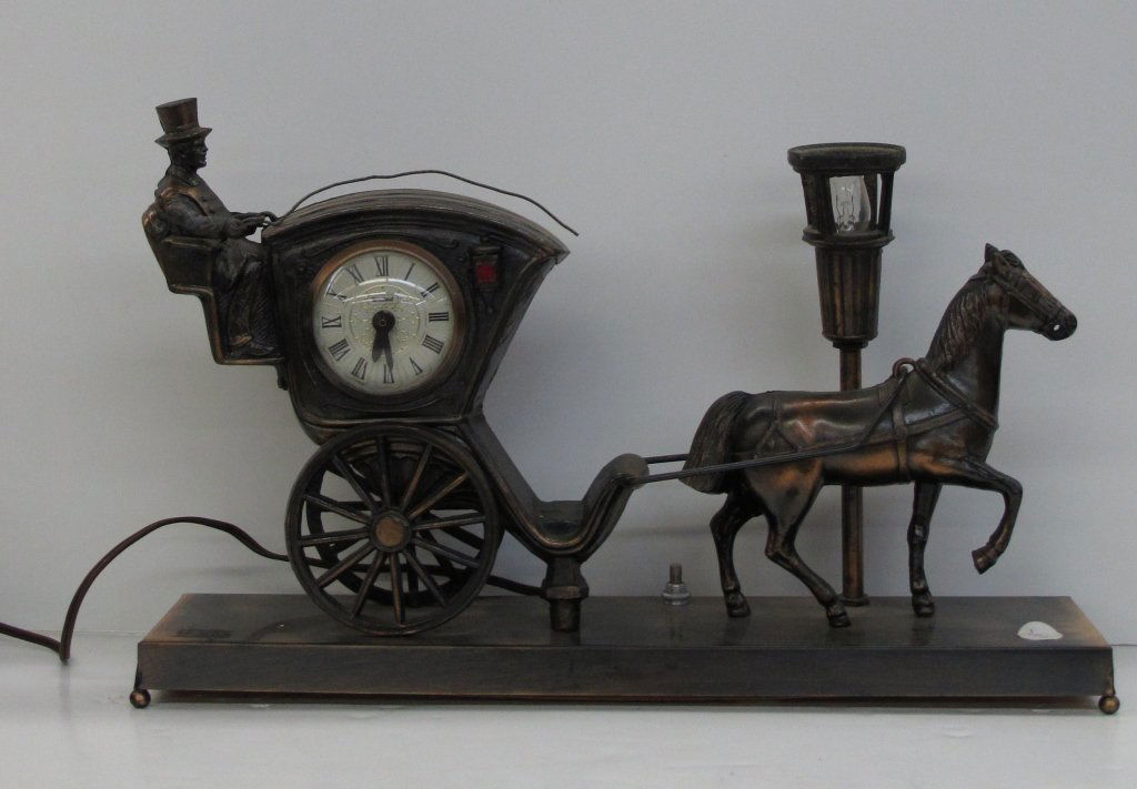 462 United Stagecoach & Horse Clock and Light
