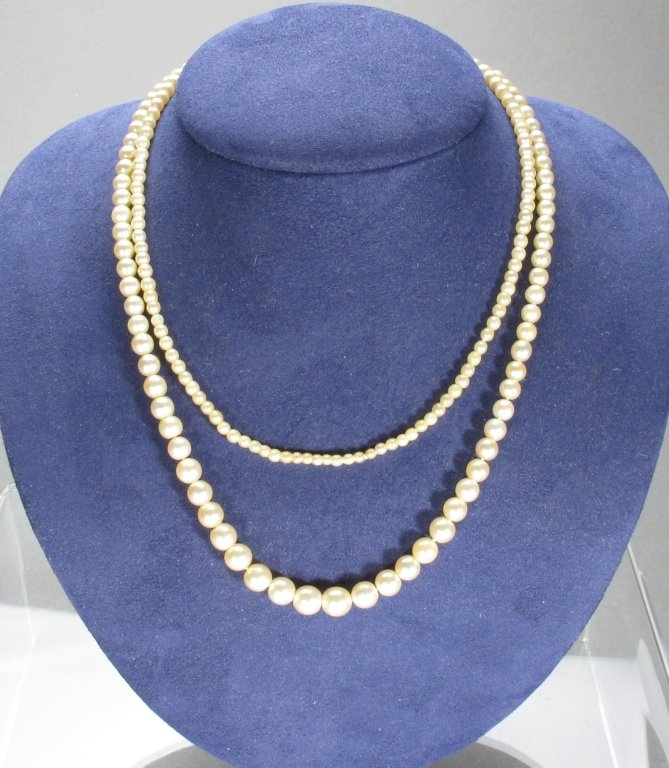 Opera Length Akoya Pearl Necklace: Lady's Opera Length Pearl Necklace, L. 30", graduated pearls range from 2.5 to 6 mm