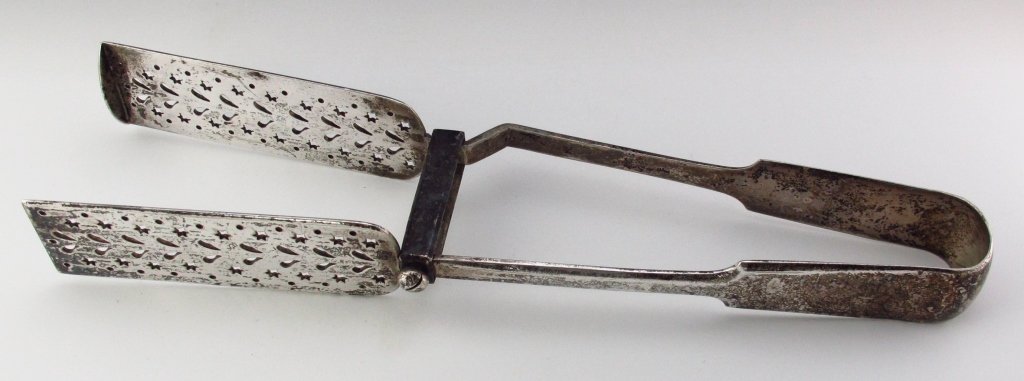 Early English Silverplate Asparagus Tongs: Early English Silverplate Asparagus Tongs, hallmarked and marked "H. Richards & Sons, London, Made in England", L. 10-3/4"