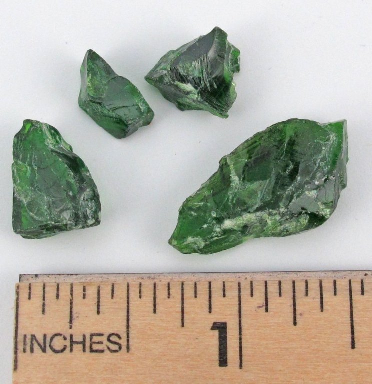 Rough Uncut Chrome Diopside 21.77 Cts.: Rough Uncut Chrome Diopside 21.77 Cts.