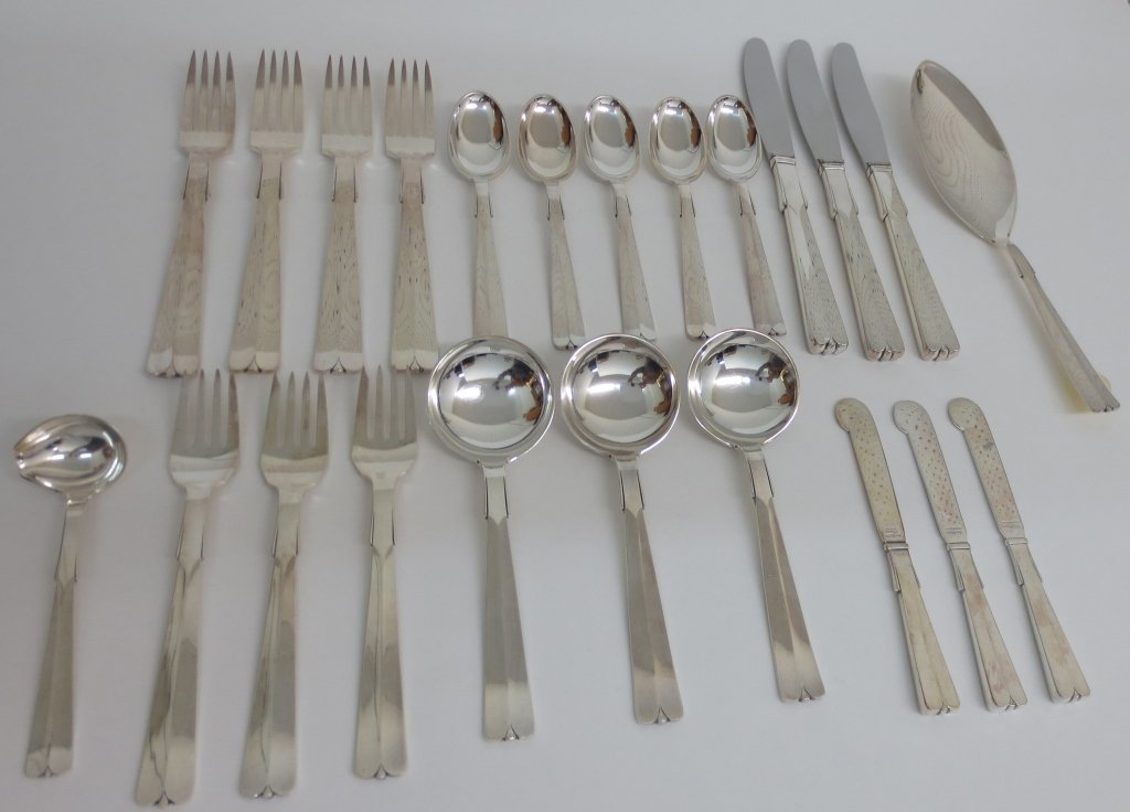 23 Pcs. Hans Hansen Sterling Flatware "HNS6": 23 Pcs. Sterling Flatware "HNS6" by Hans Hansen (formerly designed for Georg Jensen): 4 dinner forks L. 7", 3 salad forks L. 6.5", 3 dinner knives L. 8.75", 4 tsp. L. 5.5", 3 butter spreaders L. 5.75"