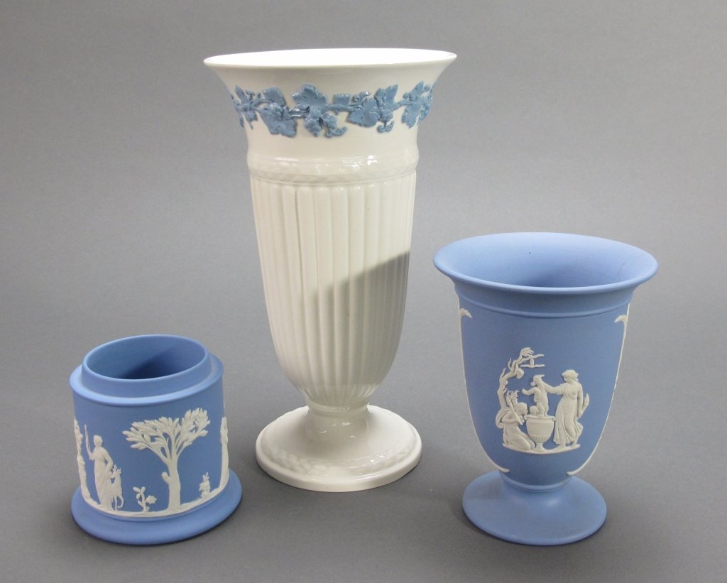 3 pcs Wedgwood: 3 Pcs Wedgwood: Queens Ware Vase, Barlaston Pattern, H. 8-3/4"; Blue Vase, H. 5-1/4", Dia. 4"; Vanity Jar without lid, H. 3-1/4"