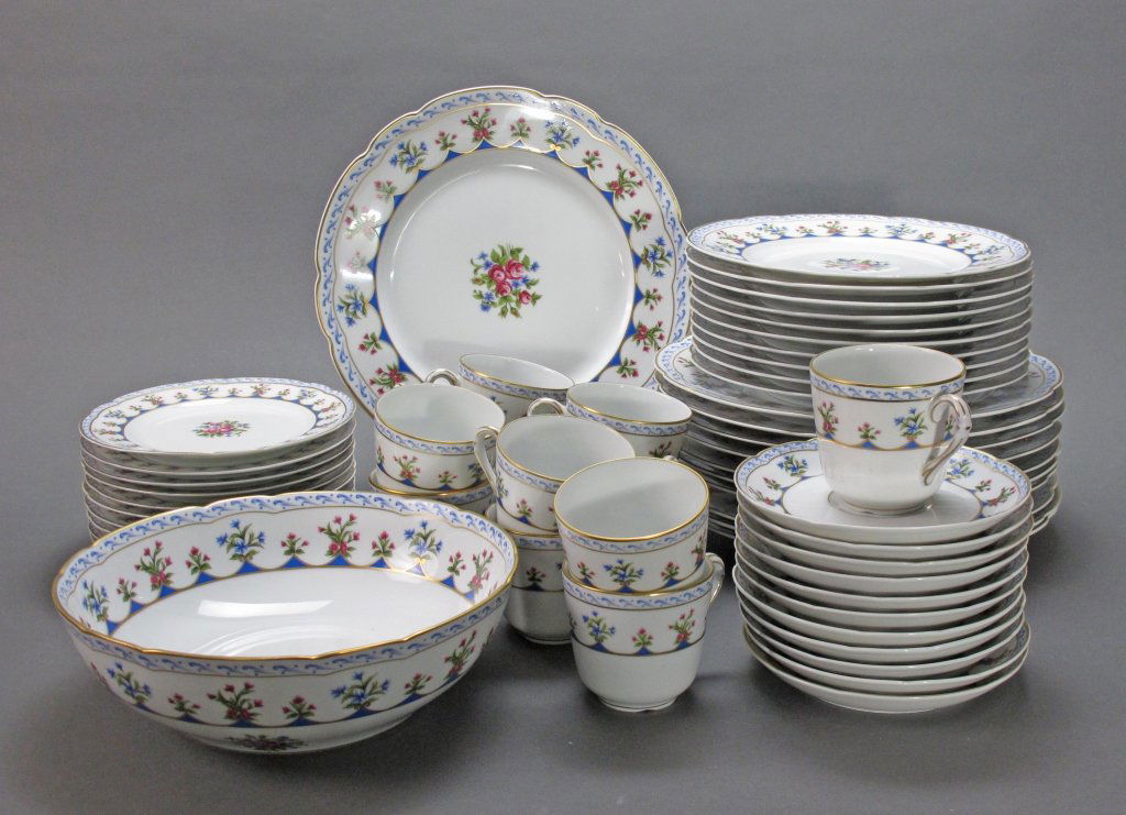 55 Pcs. "Chateaubriand - Blue" by Bernardaud Chin: 55 Pcs. "Chateaubriand - Blue" by Bernardaud Limoges France China: 11 footed cups, H. 2-3/4"; 11 saucers; 11 dinner plates, dia. 10-1/4"; 10 salad plates, dia. 8-1/2"; 11 bread and butter plates, dia.