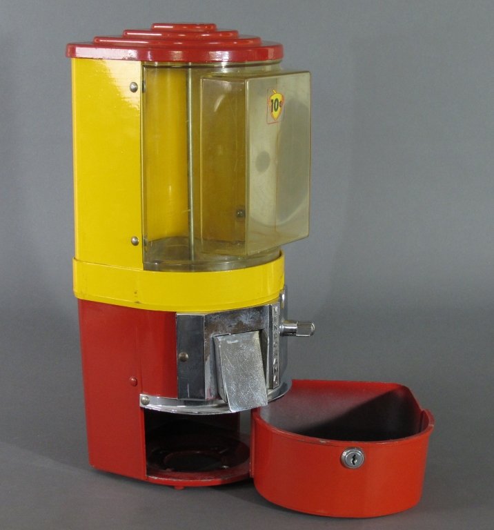 Vendorama Ten Cent Vending Machine: Vendorama Ten Cent Vending Machine, yellow and red enamel, without key but opens, H.18", some light chips to paint