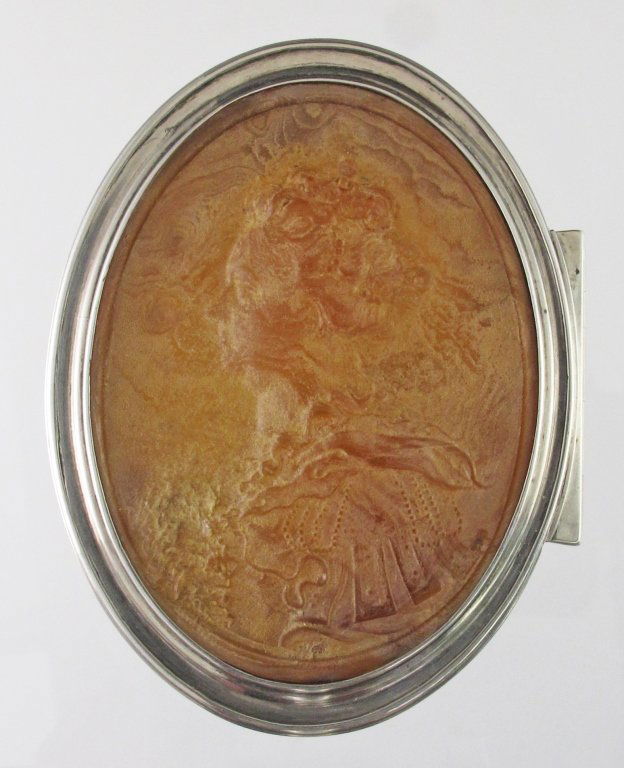 Rare Ca. 1710 Snuff Box signed John Obrisset: Snuff Box Ca. 1710: Queen Anne left facing portrait; possibly horn or tortoise shell; signed O.B. by John Obrisset, a Huguenot die maker, engraver, and 18th C master craftsman; hand constructed silver