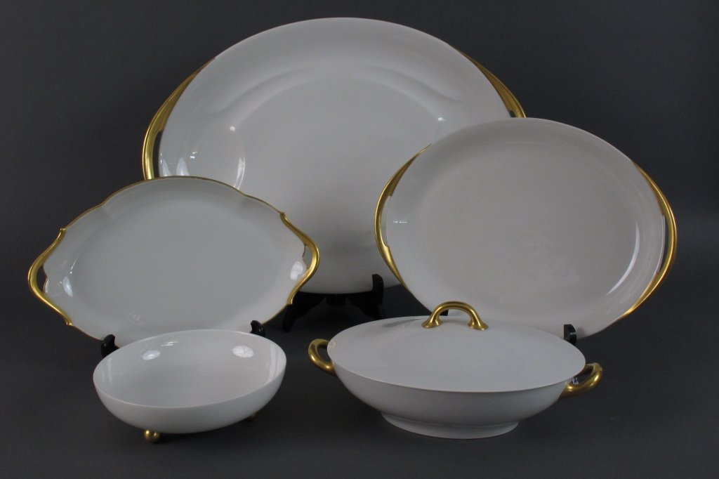5 Pc White Limoges: 5 Pc Limoges: Haviland, oval covered 2 handle serving bowl, H. 5- /4", L.11 - 5/8" ; Haviland, large serving platter, L. 20"; Haviland, footed serving bowl, H. 2-1/4", D. 7-1/2" ; Haviland, Medium pla