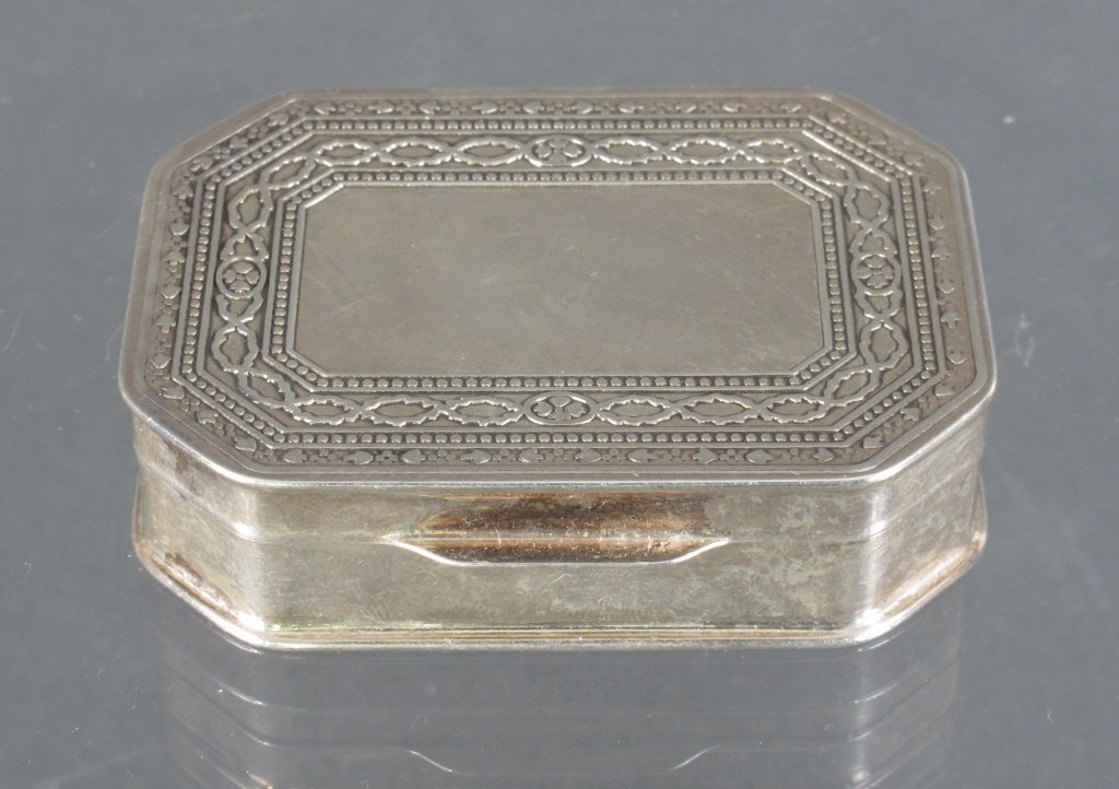 English Sterling Silver Snuff Box: Sterling Silver Snuff Box, Birmingham, English hallmarks, maker's mark VS inside shield for Victoria Silverware Ltd, 2-1/4" x 1-3/4" x 5/8"