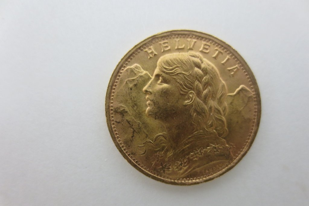 1935 B Swiss Helvetia 20 Francs Gold Coin: 1935 B Swiss Helvetia 20 Francs Gold Coin