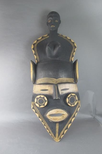 Mugongo Wood African Mask (1 of 2)