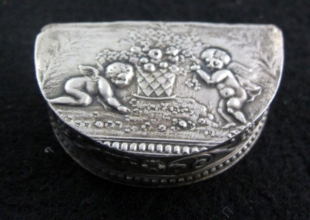800 Silver Snuff Box, Putti, Floral (1 of 3)