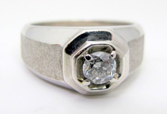 Gent's 14K White Gold Solitiare Diamond Ring (1 of 4)
