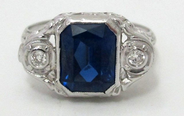 18K White Gold Art Deco Style Ring (1 of 4)