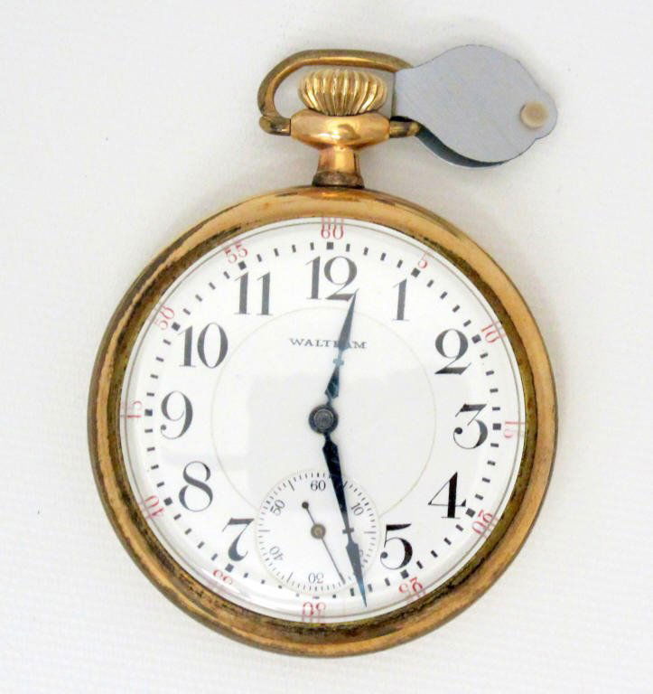 Gent's Waltham Vanguard Pocketwatch (1 of 2)