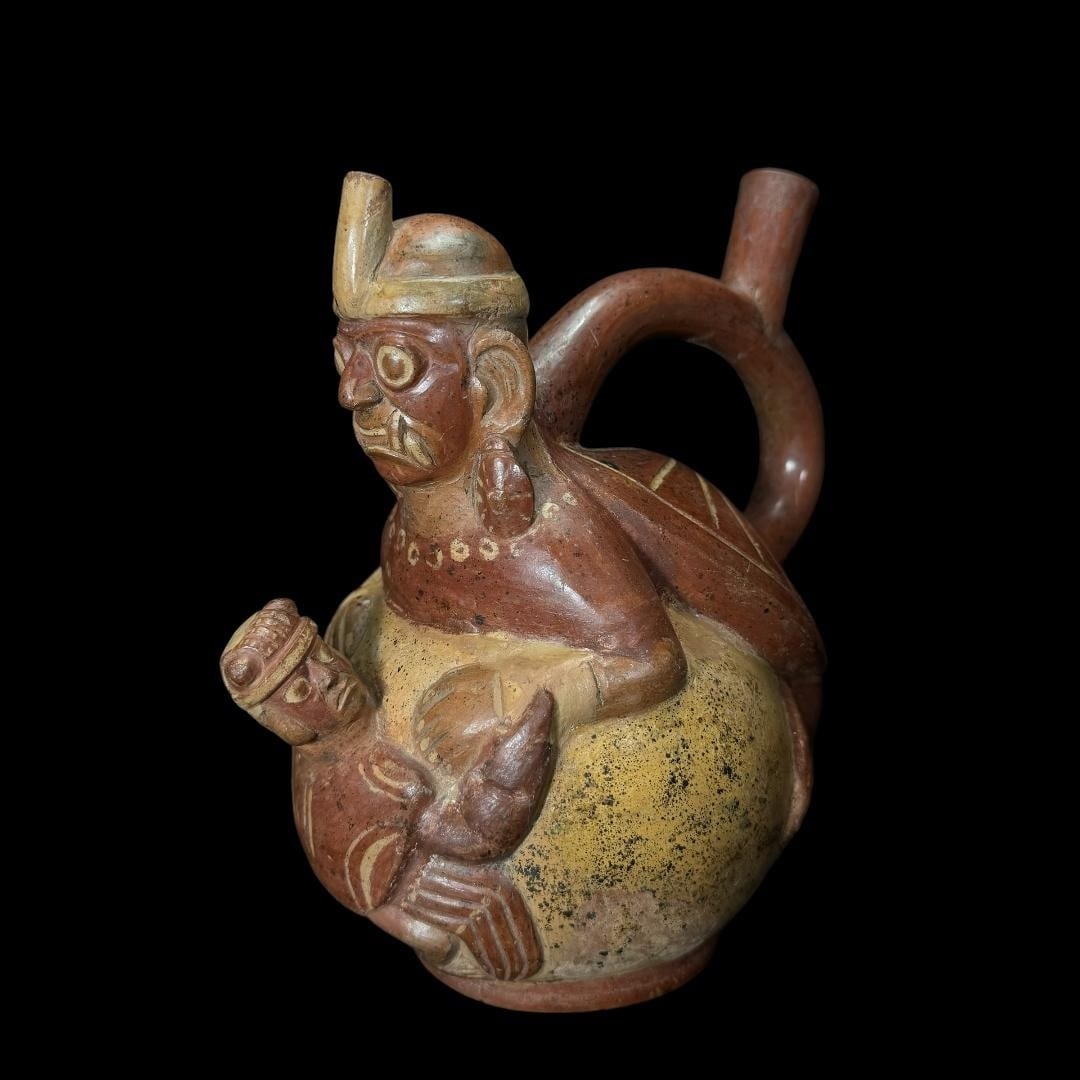 Pre-Columbian Moche III Ai apaec pottery vessel - TL tested (1 of 8)