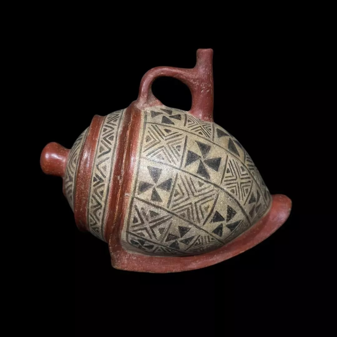 Pre-Columbian Chavin Maranon pottery Conch shell vessel - TL tested (1 of 5)