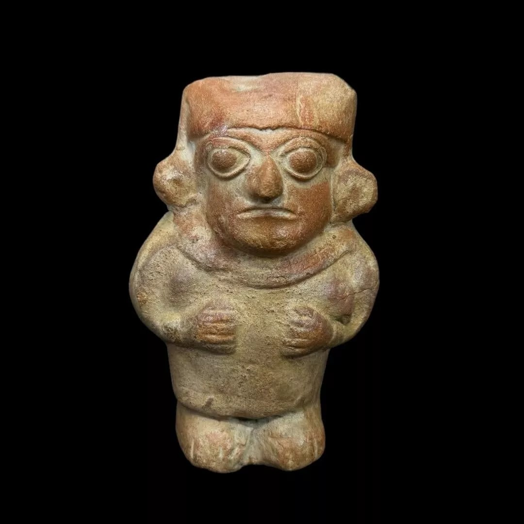 Pre-Columbian Moche pottery figure (1 of 4)