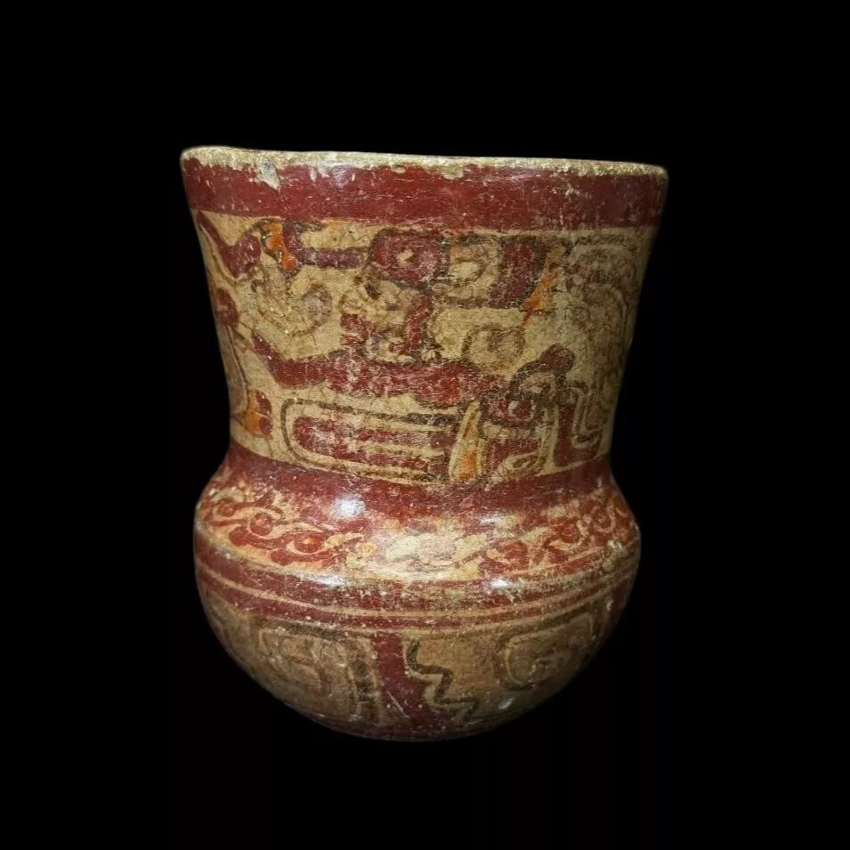 Pre-Columbian Maya copador pottery vesse: The Pre-Columbian Maya Copador pottery vessel shown is an example of Classic Period Maya ceramics, dating from around 600 to 900 CE. The vessel exhibits the distinctive style of the Copador region, lo
