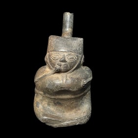 Pre-Columbian Chimu pottery hunchback figure vesse